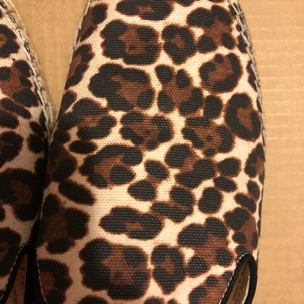 Ann Taylor Anastasia Leopard Print Slides - Picture 4 of 6